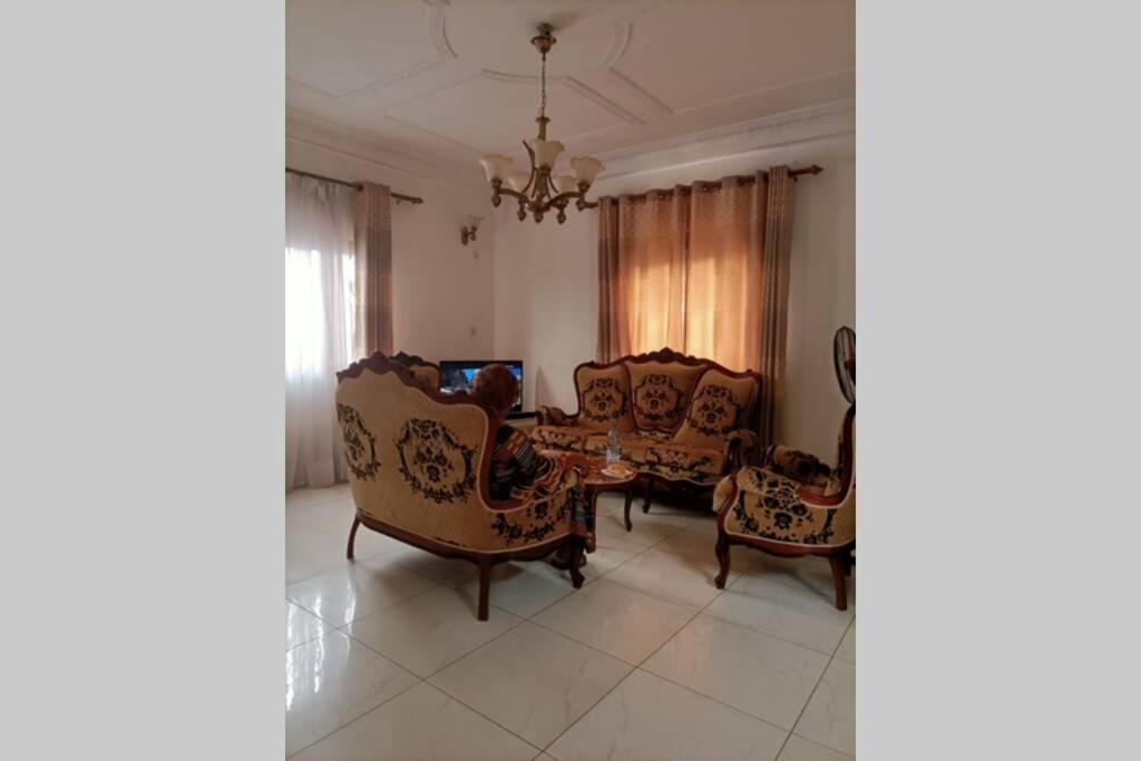 Residence Jeanne A Yaounde Odza Messamengo Eksteriør bilde