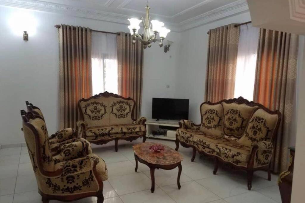 Residence Jeanne A Yaounde Odza Messamengo Eksteriør bilde