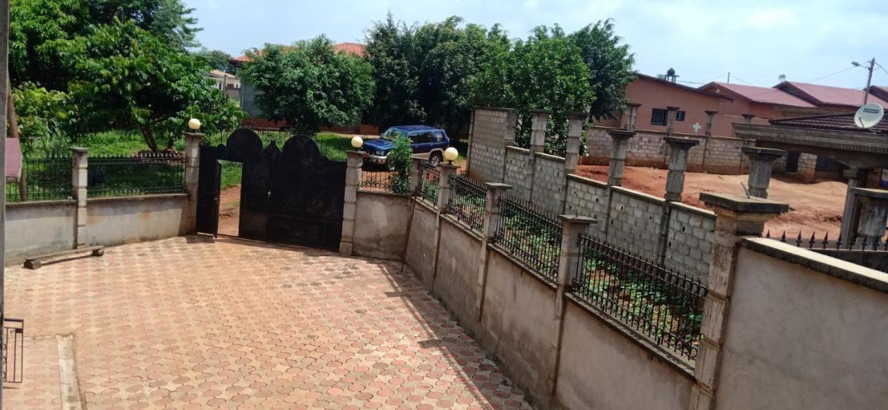 Residence Jeanne A Yaounde Odza Messamengo Eksteriør bilde